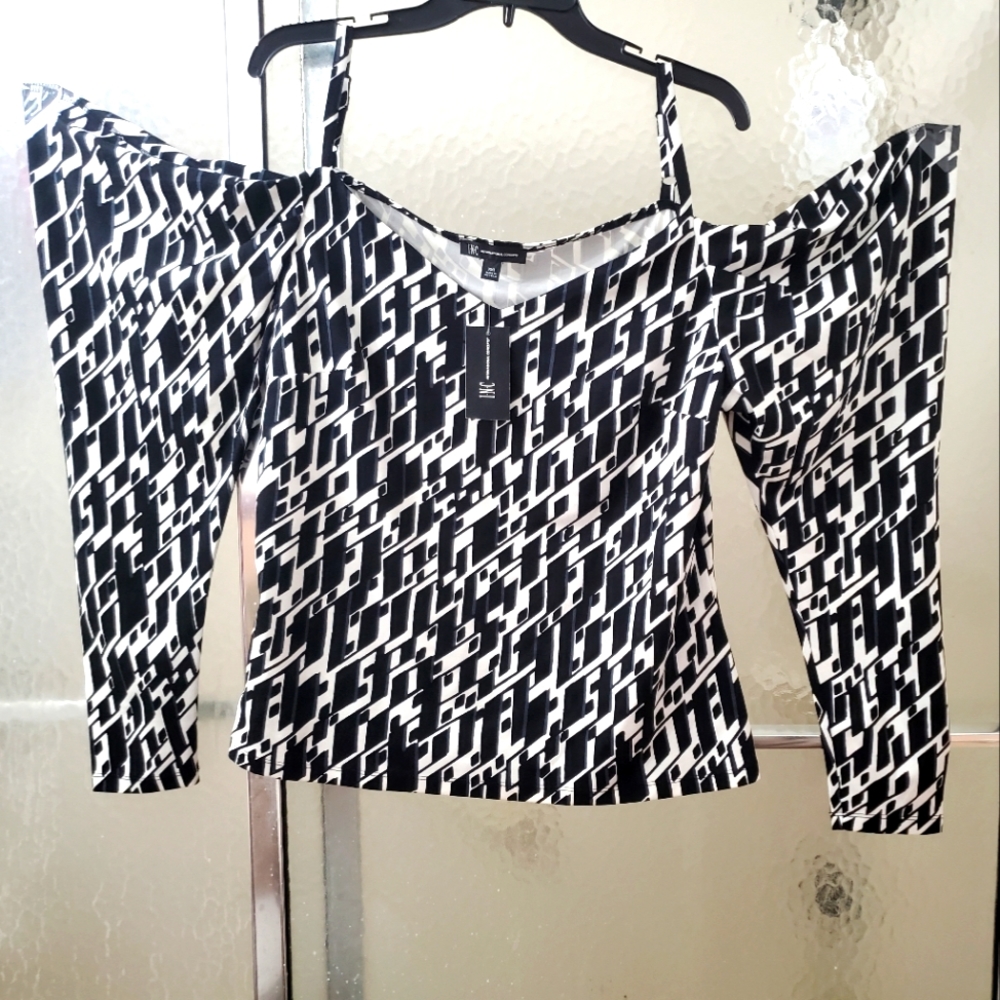 NWT I.N.C. International Concept Beautiful Top; Black/cream Colors; 2X; $50